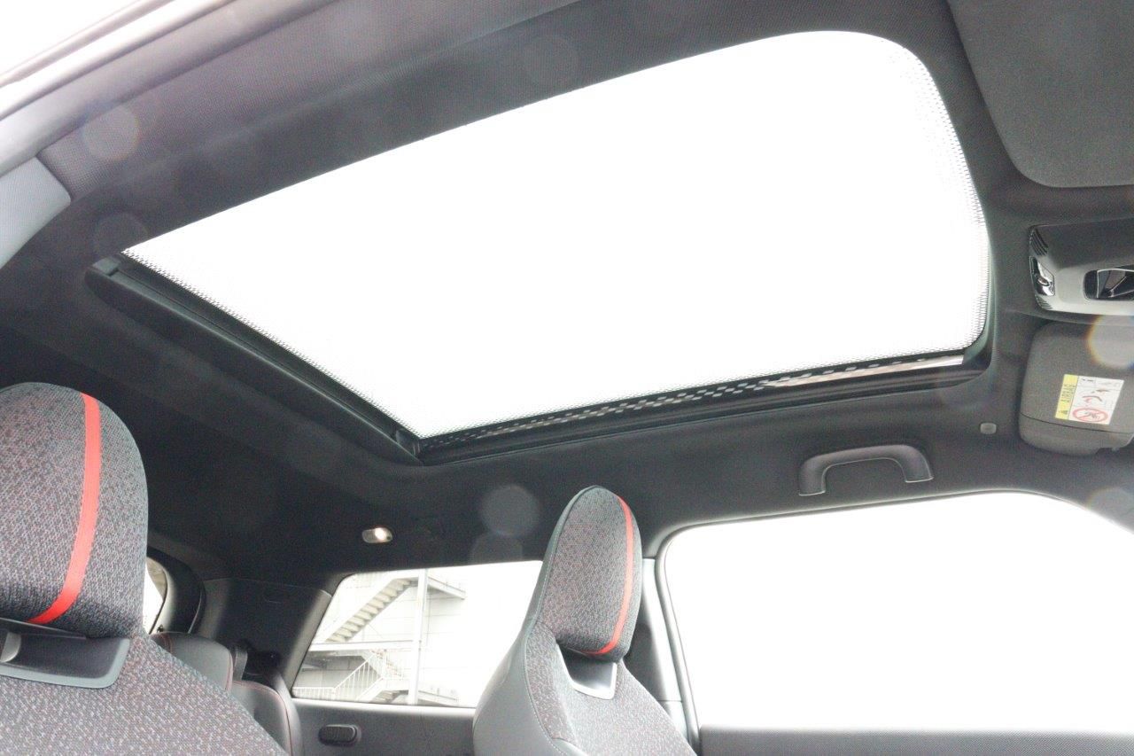 J01 MINI John Cooper Works Electric