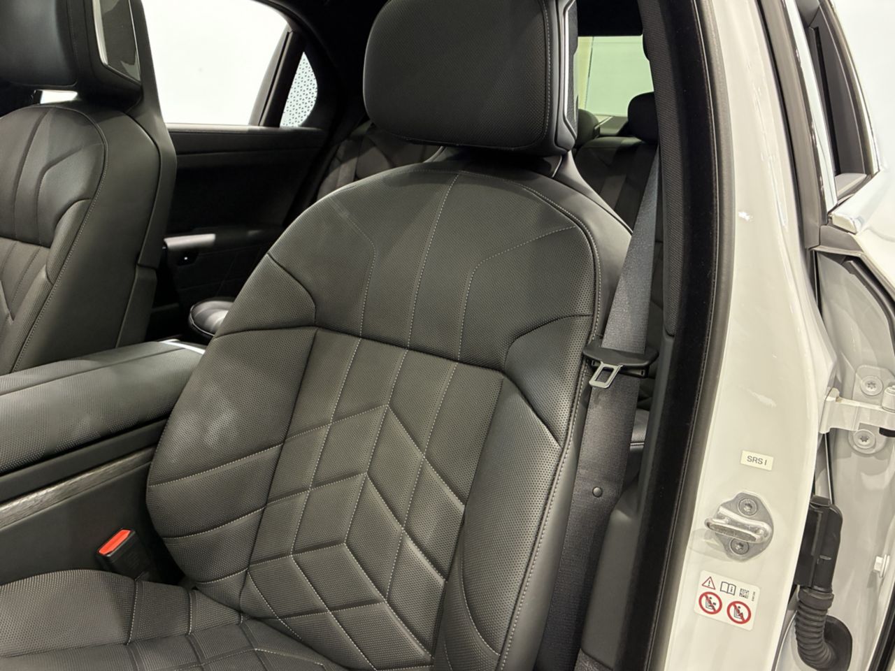 i7 xDrive60 Sedan RHD