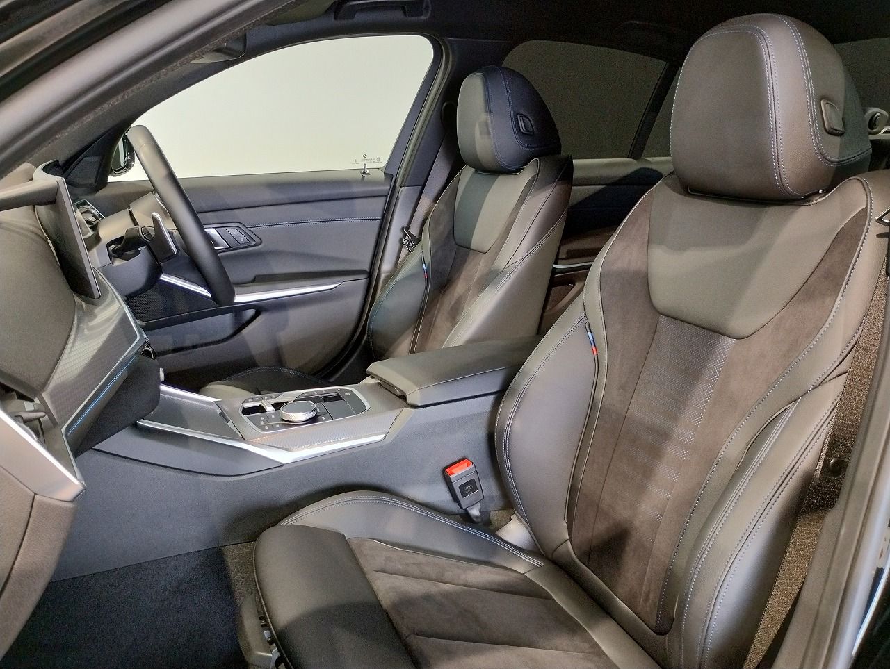 G20 320i Saloon LCI RHD MX