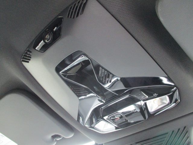 U11 iX1 xDrive30