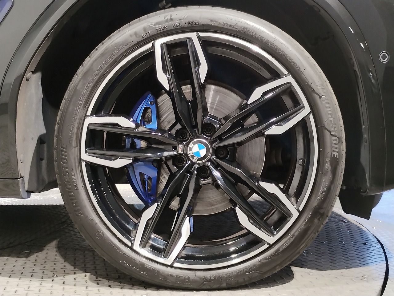 G01 X3 M40d RHD LCI ZA