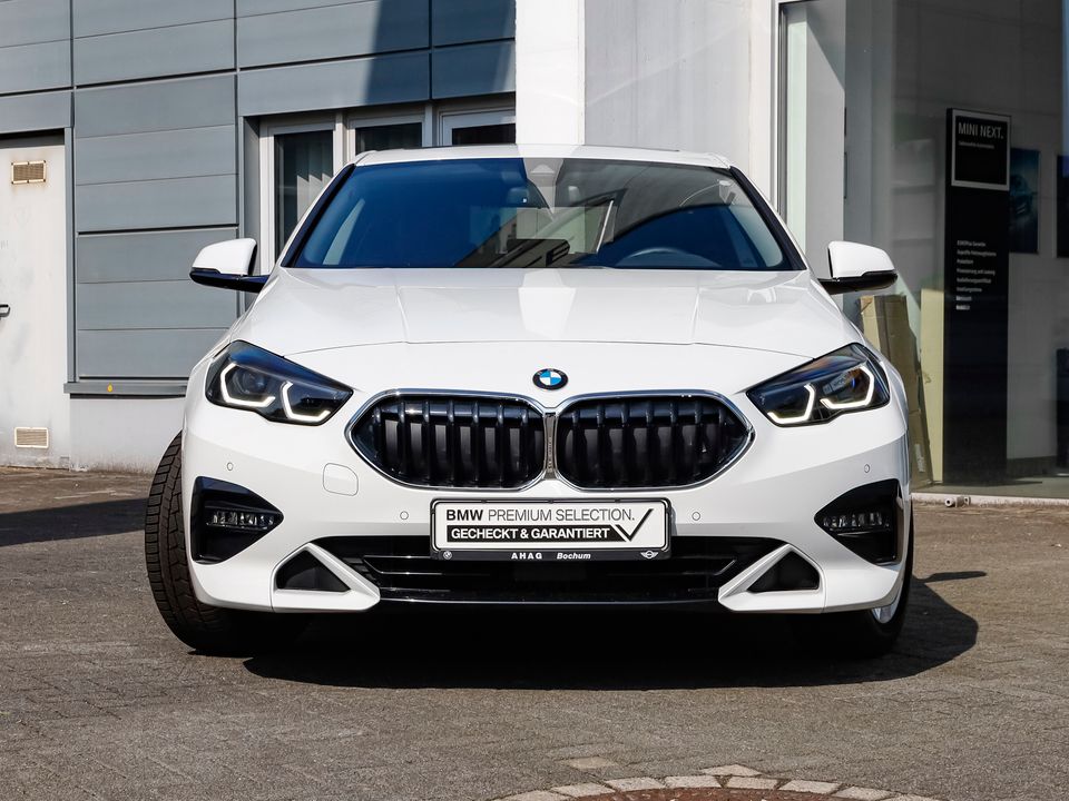 BMW 218