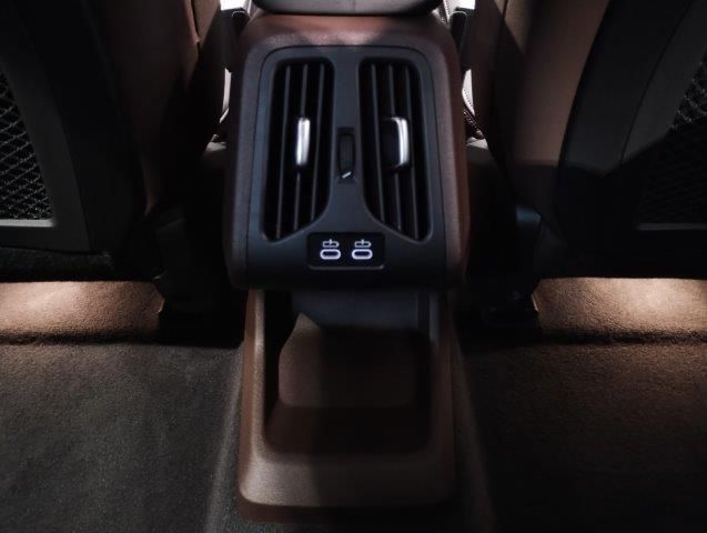 U11 iX1 xDrive30