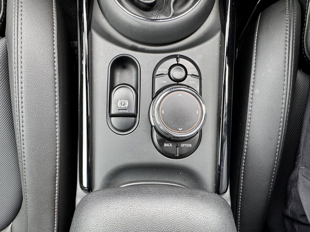 MINI CLUBMAN COOPER D