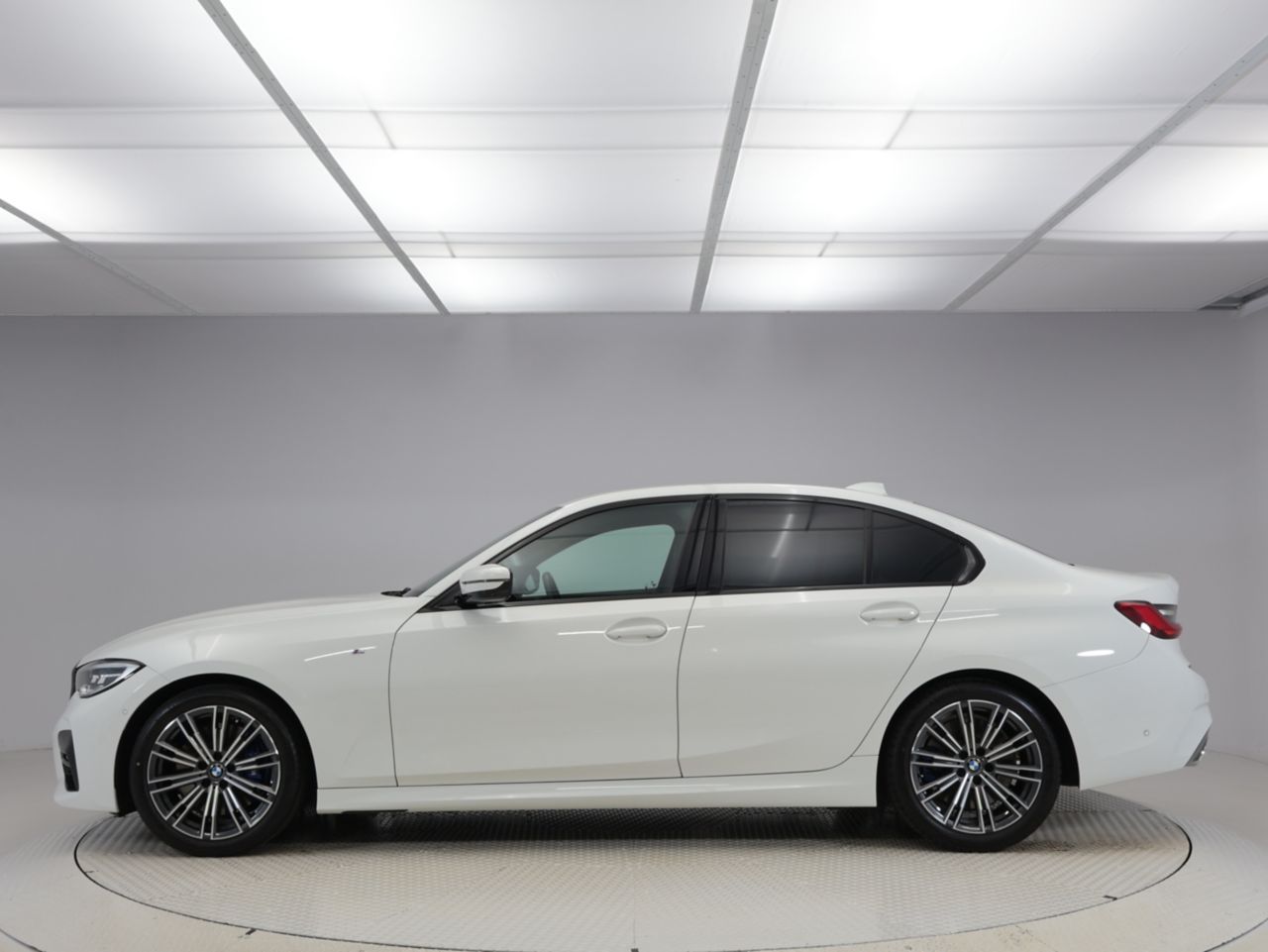 G20 330i Saloon RHD MX