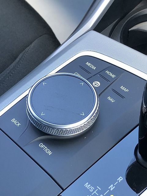 G20 320d xDrive RHD Saloon