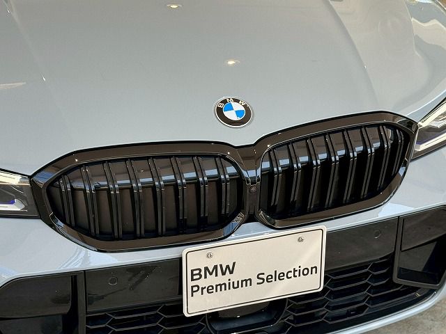 320d xDrive Berline RHD