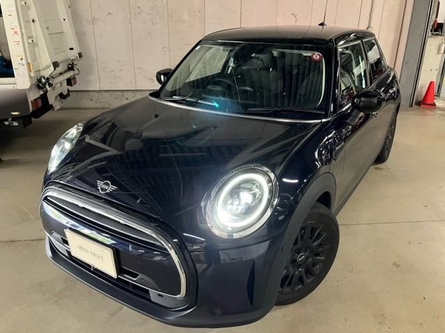 MINI COOPER 5 DOOR.