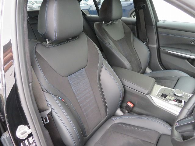 320d xDrive Berline RHD