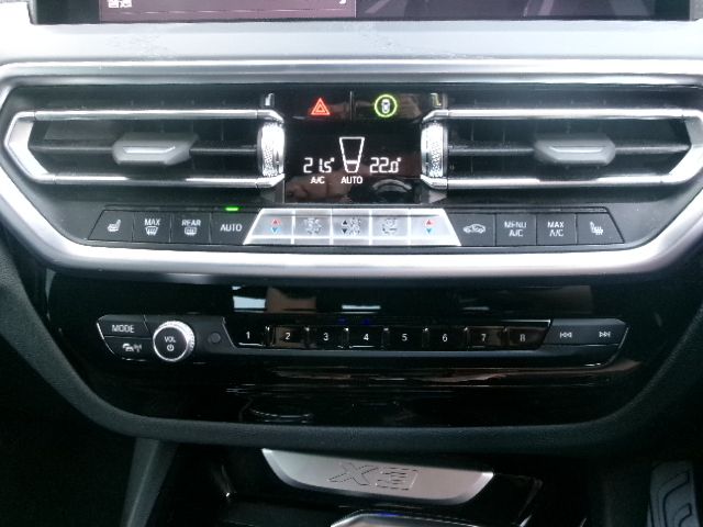 iX2 xDrive30 MSP