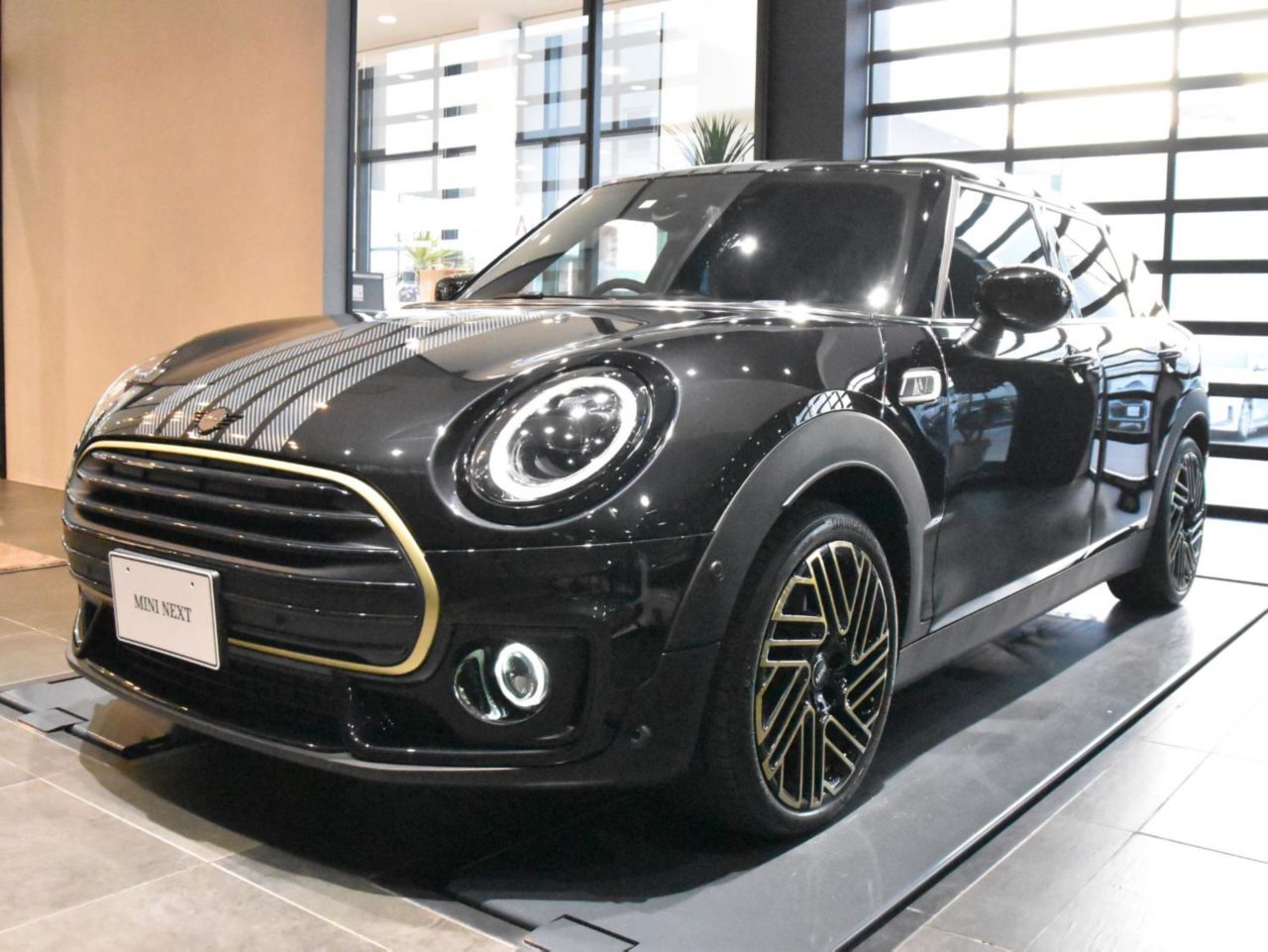 MINI COOPER D CLUBMAN UNTOLD EDITION.