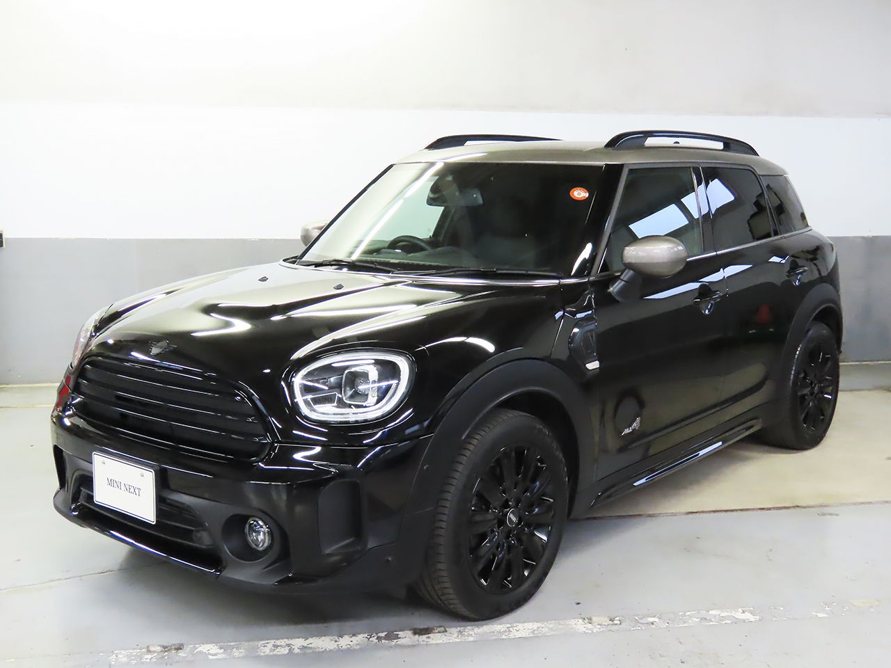 MINI COOPER D CROSSOVER ALL4 SHADOW EDITION.