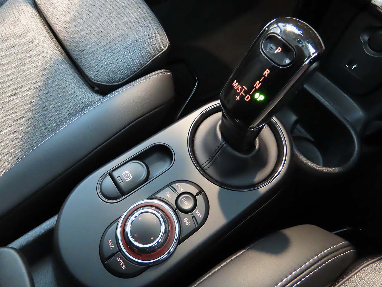 MINI Cooper F56 RHD