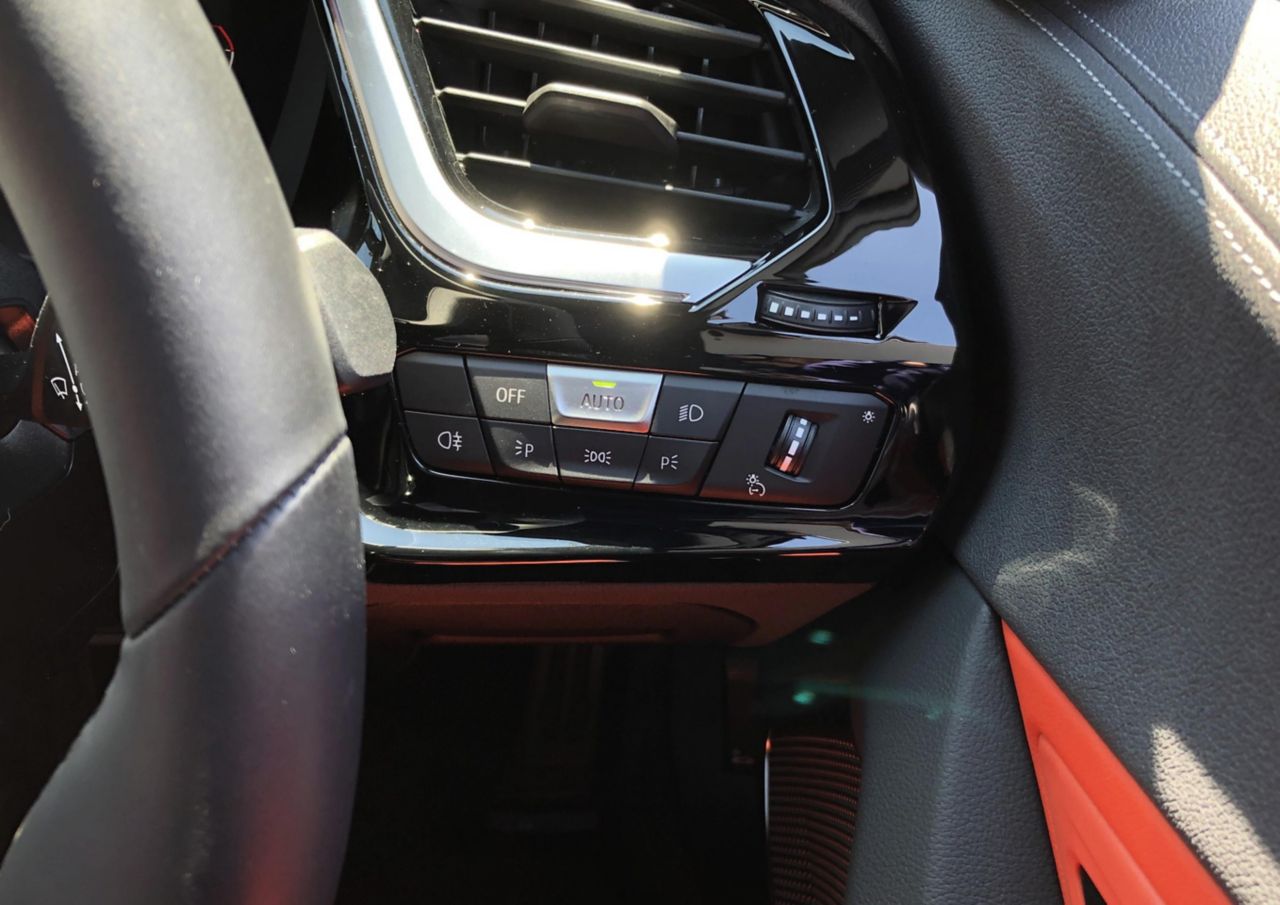 G29 z4 sDrive20i RHD