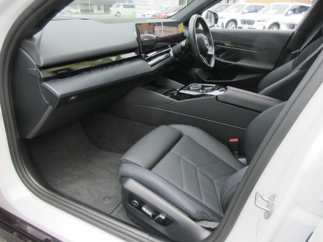 520i Sedan RHD