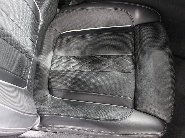 530e Sedan RHD