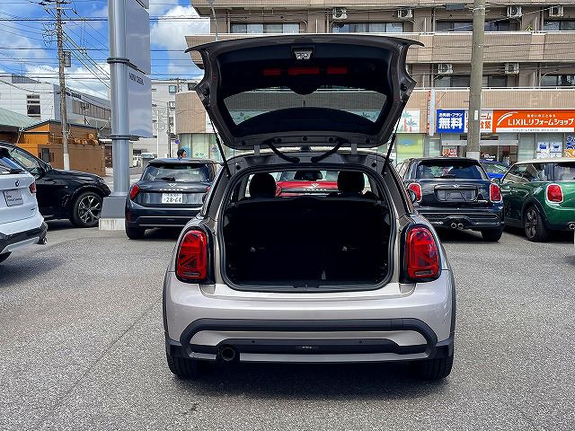 MINI Cooper F56 RHD