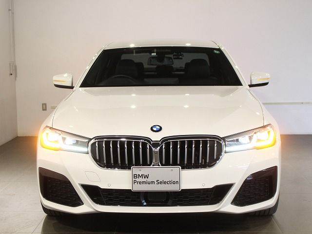530e Sedan RHD