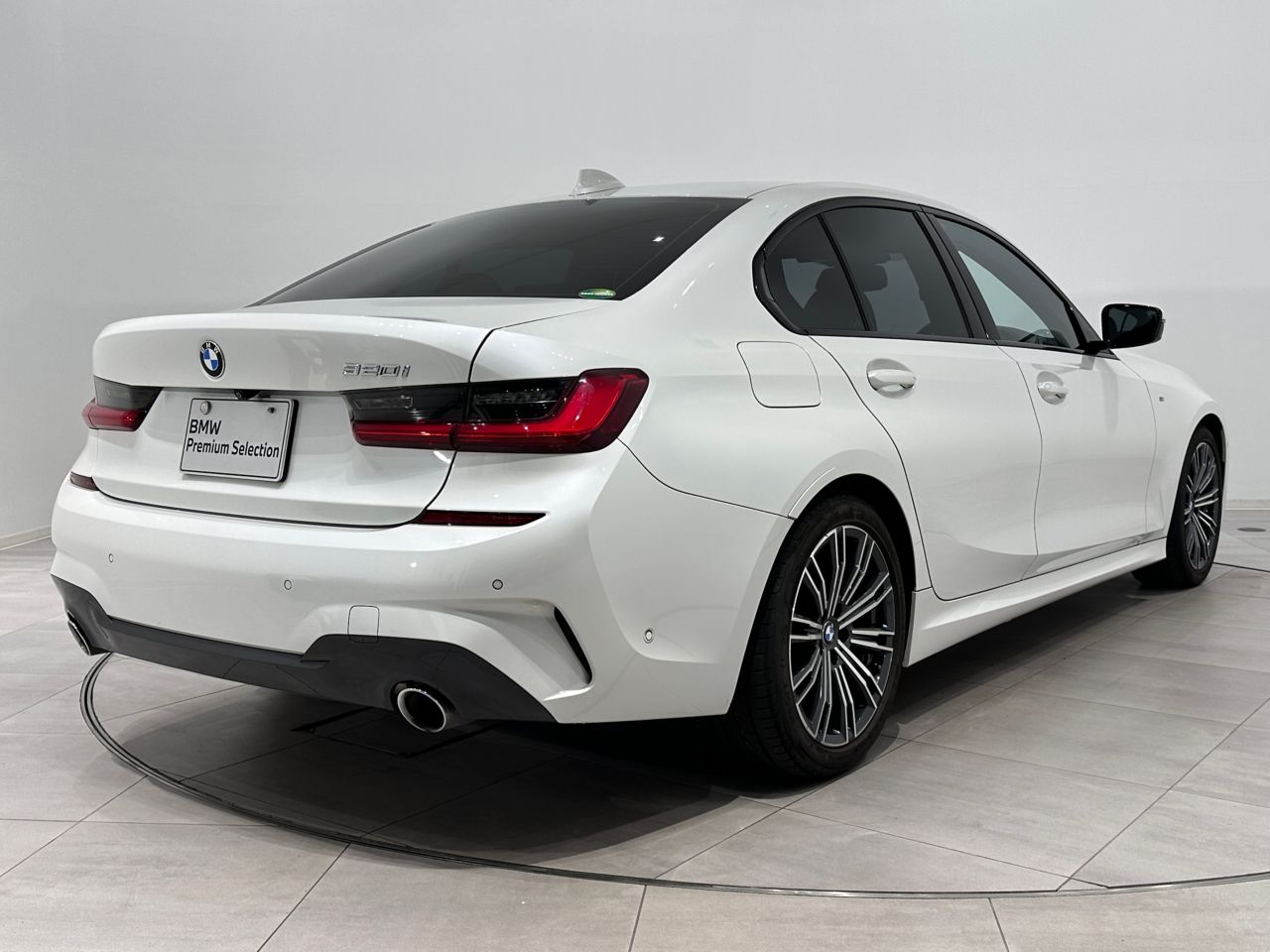 G20 320i Saloon RHD TU