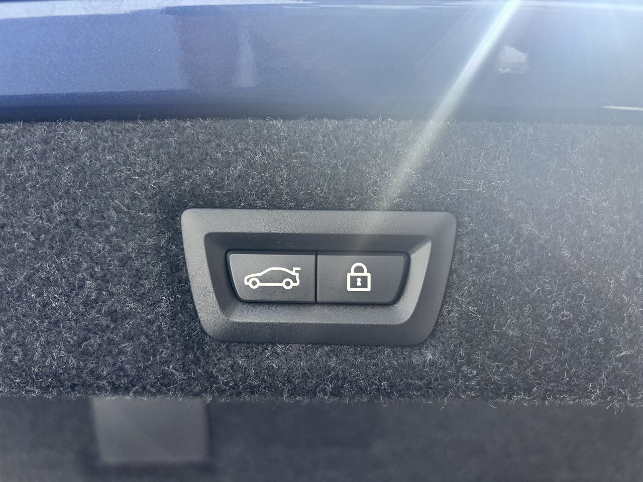 530e Sedan RHD