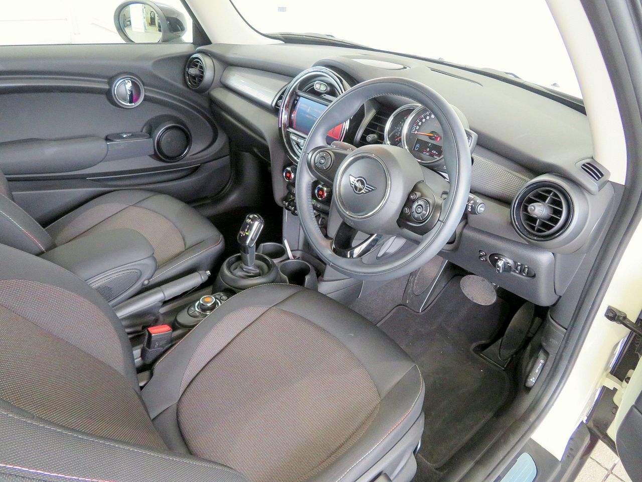 MINI Cooper D 3-Door Hatch
