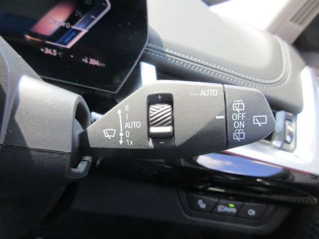 U11 iX1 xDrive30