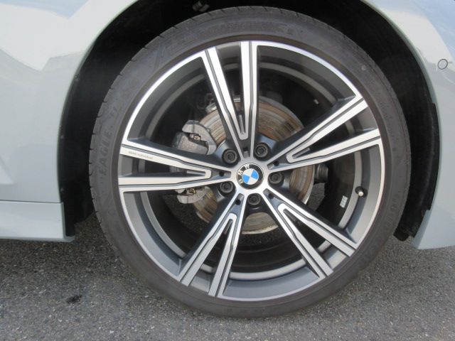 320d xDrive Berline RHD