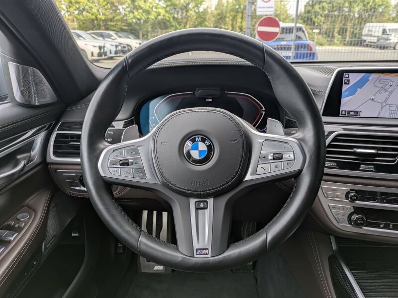 BMW 740