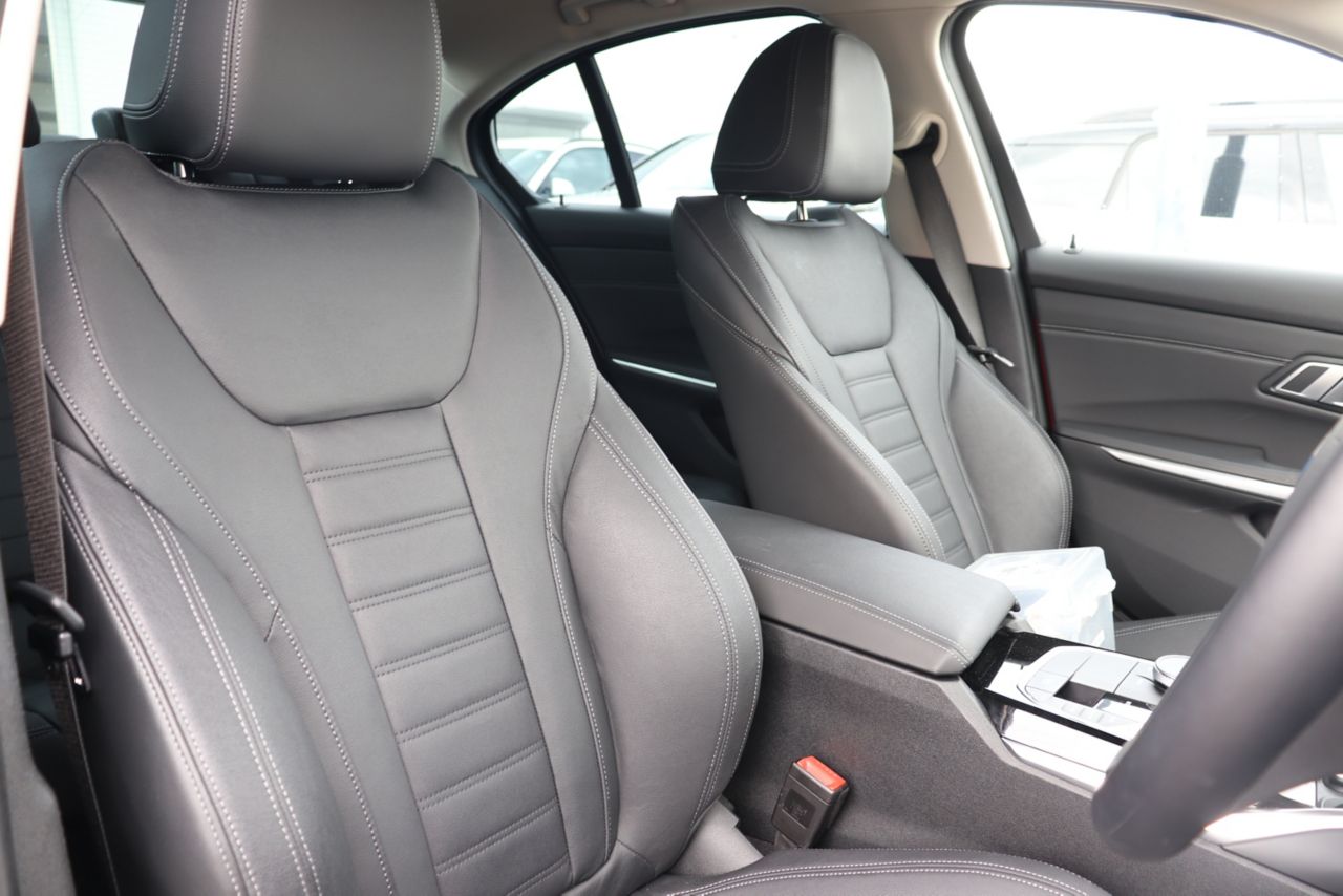 G20 320d xDrive RHD Saloon