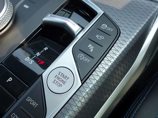 320d xDrive Berline RHD