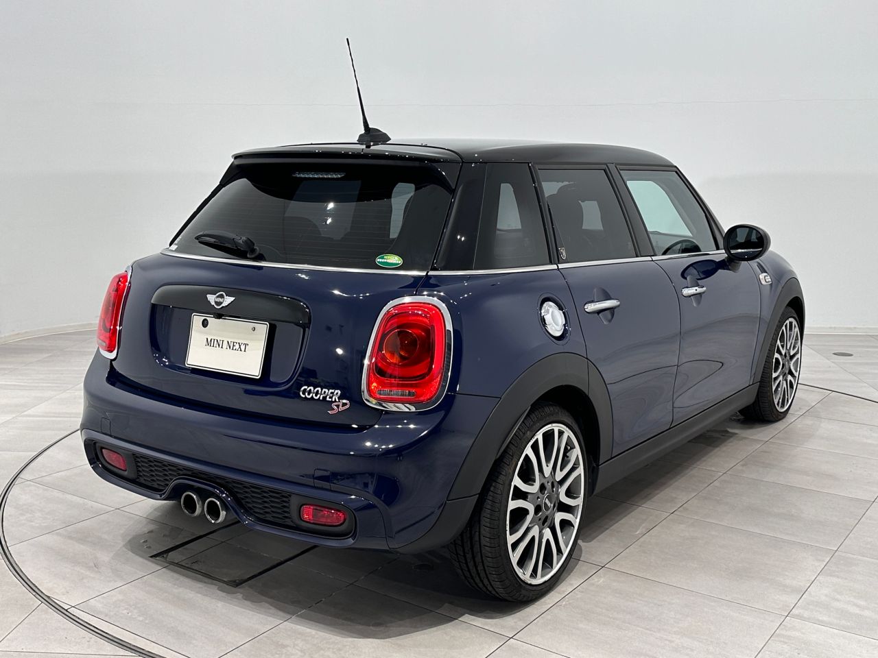 F55 COOPER S D(AT)