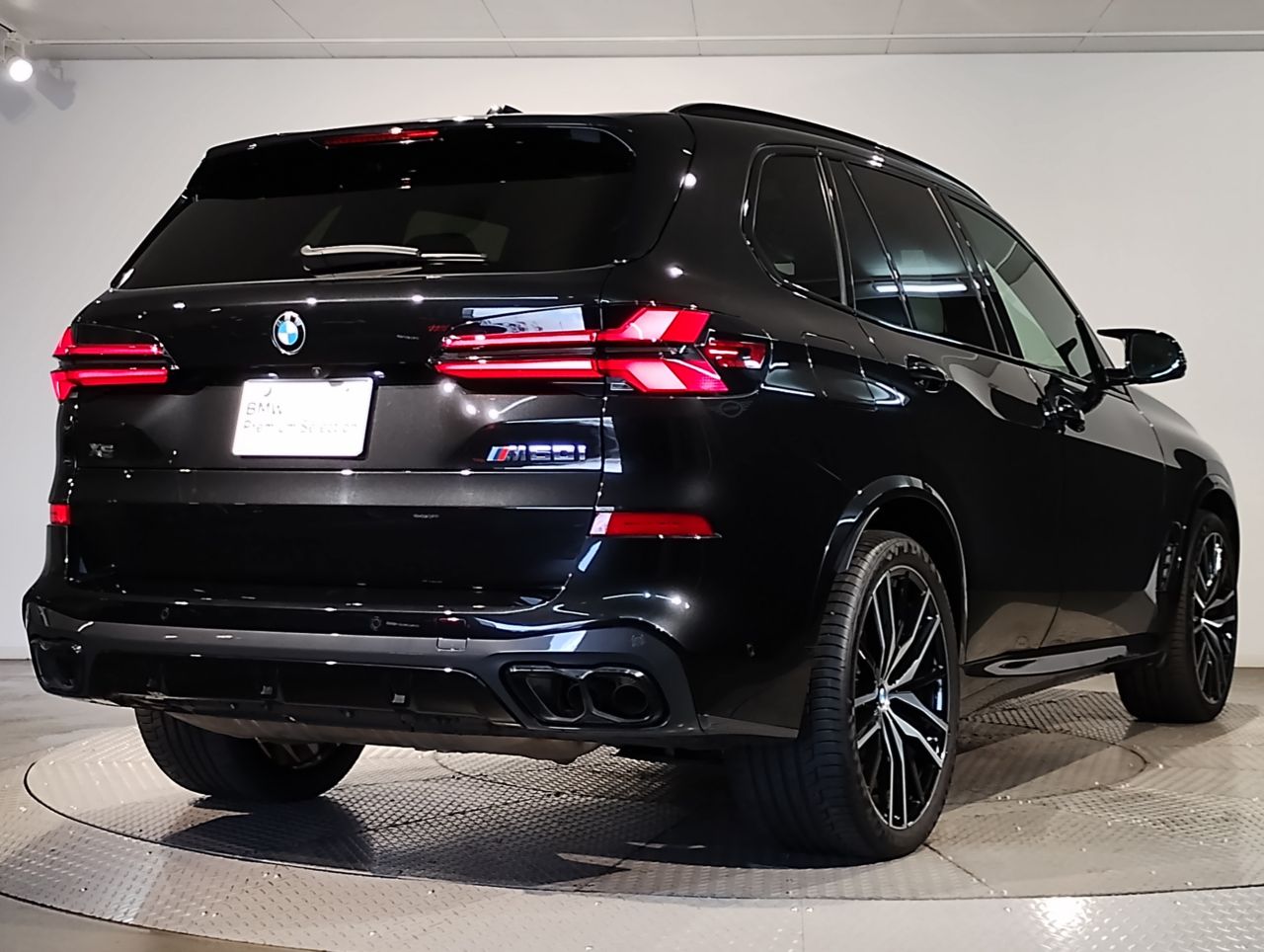 X5 M60i xDrive RHD