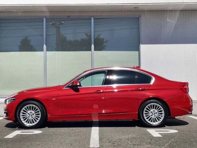 318I SEDAN RHD