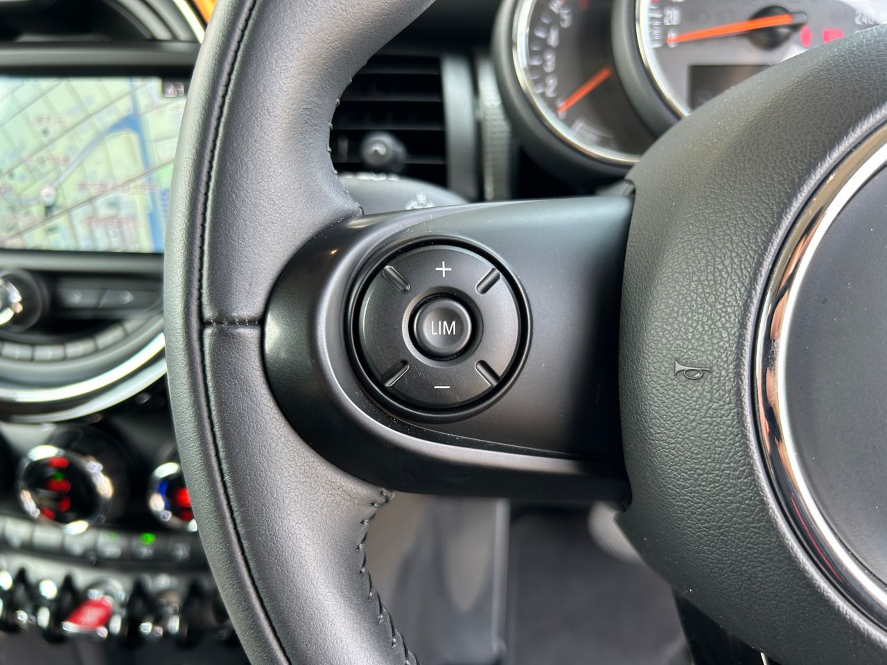 MINI F55 Cooper D 5dr Hatch LCI