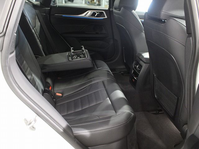 G26 i4 eDrive40 RHD