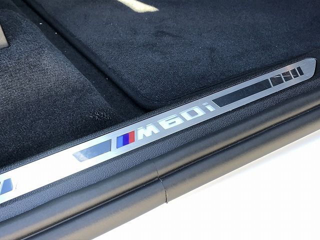 X5 M60i xDrive RHD