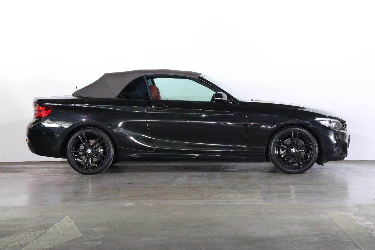 220I CABRIOLET RHD