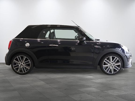 MINI Cooper S Convertible RHD