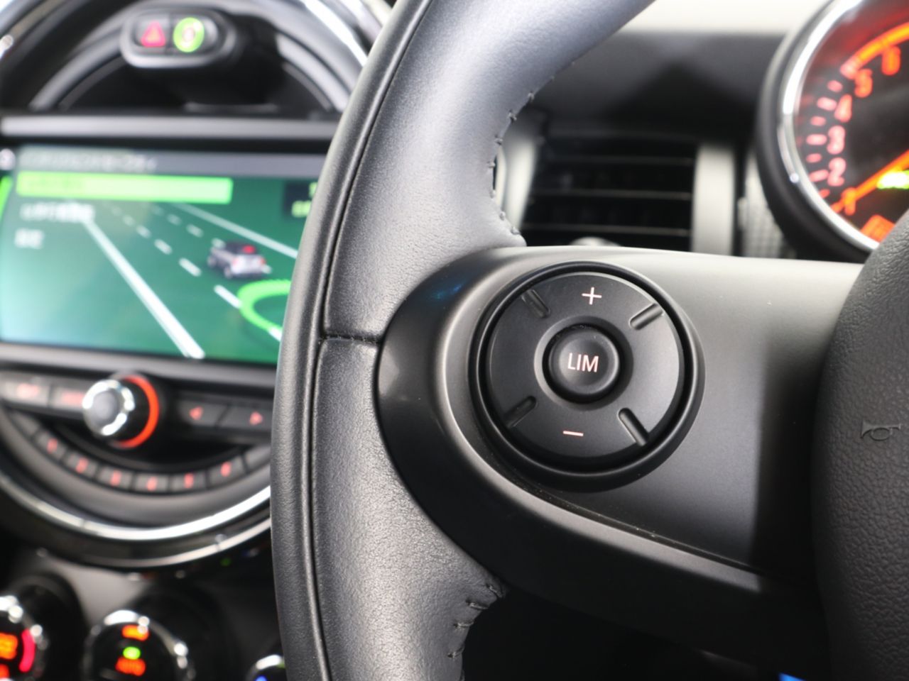F55 COOPER D (AT)