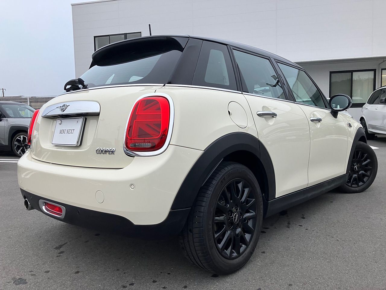 F55 MINI Cooper 5-Door Hatch LCI