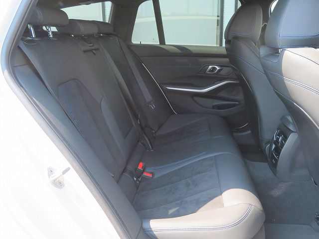 G21 320i Touring LCI RHD