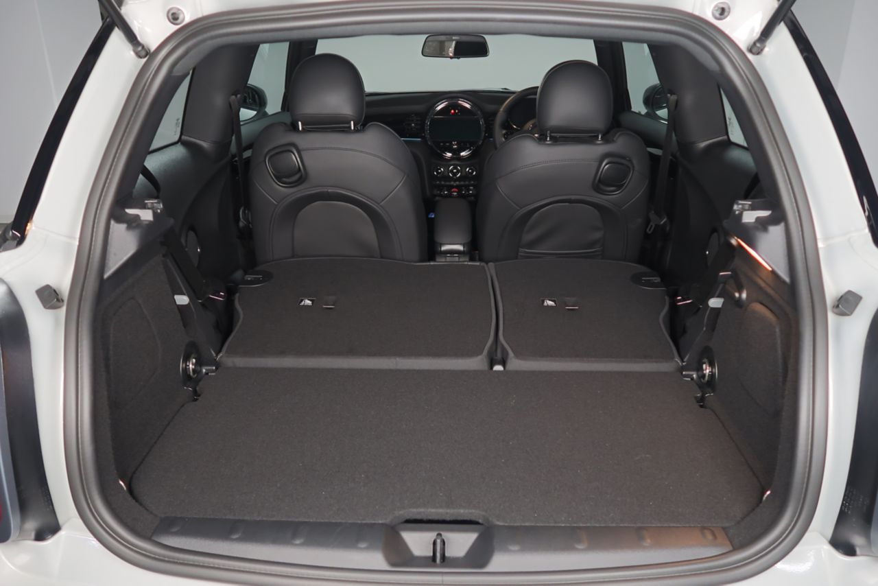MINI Cooper F56 RHD