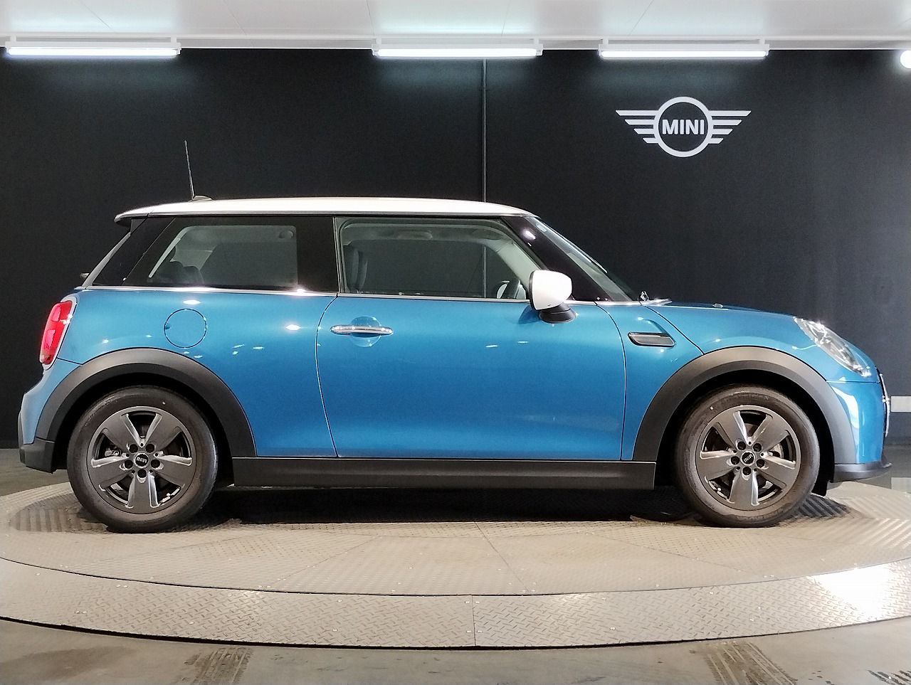 MINI Cooper F56 RHD