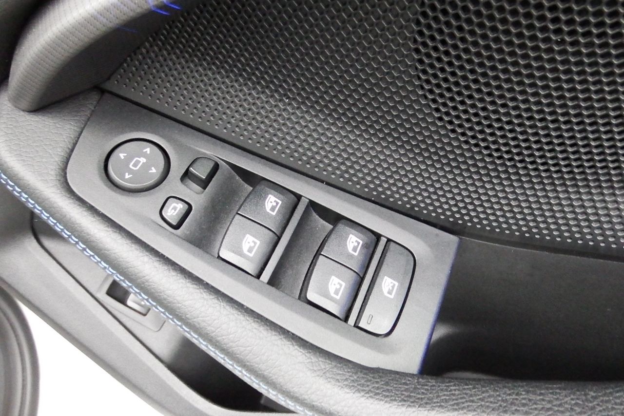 F40 118d Sports Hatch 5-door B47 2.0d