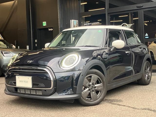 MINI COOPER 5 DOOR.