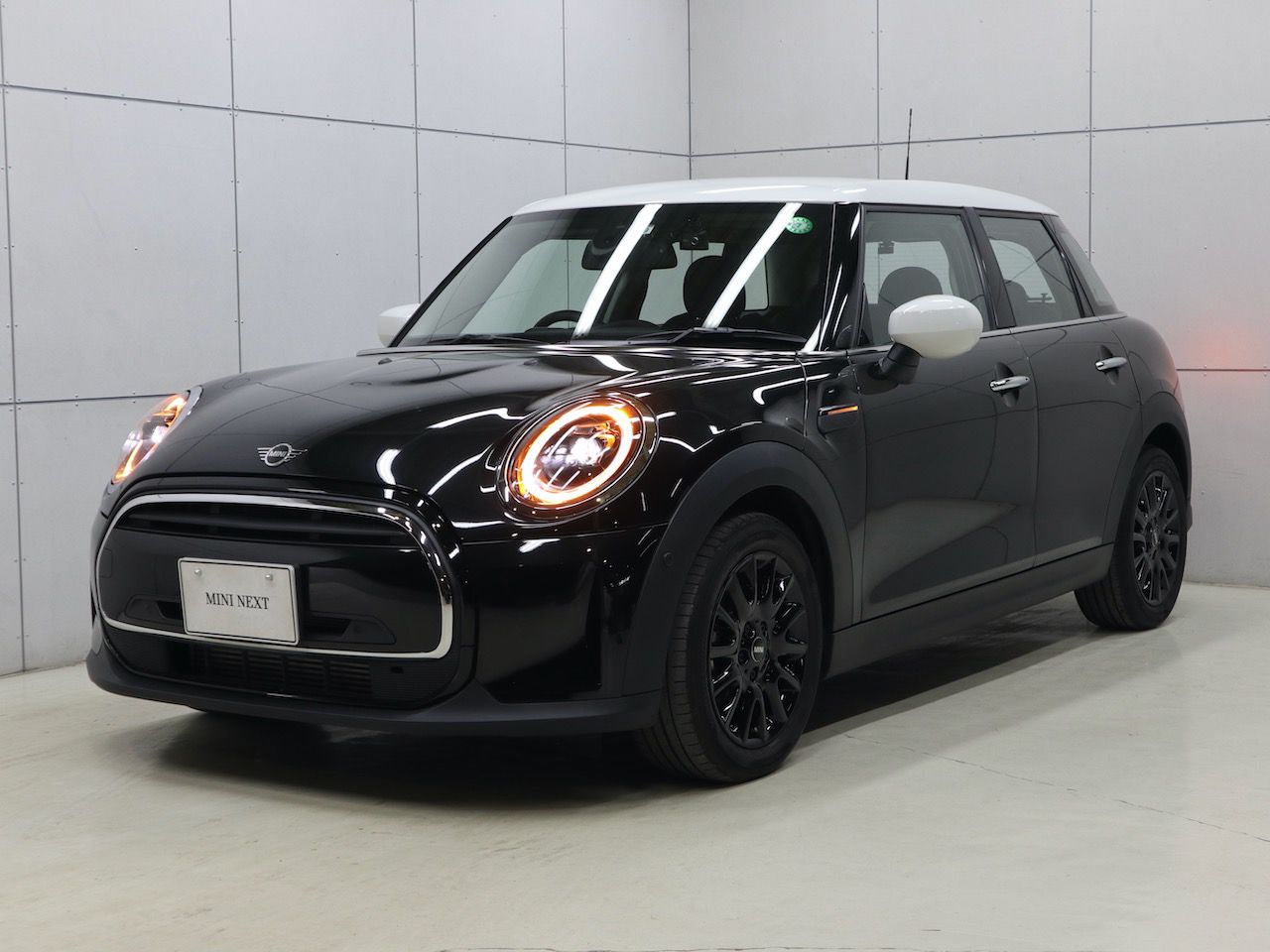 MINI COOPER D 5 DOOR.