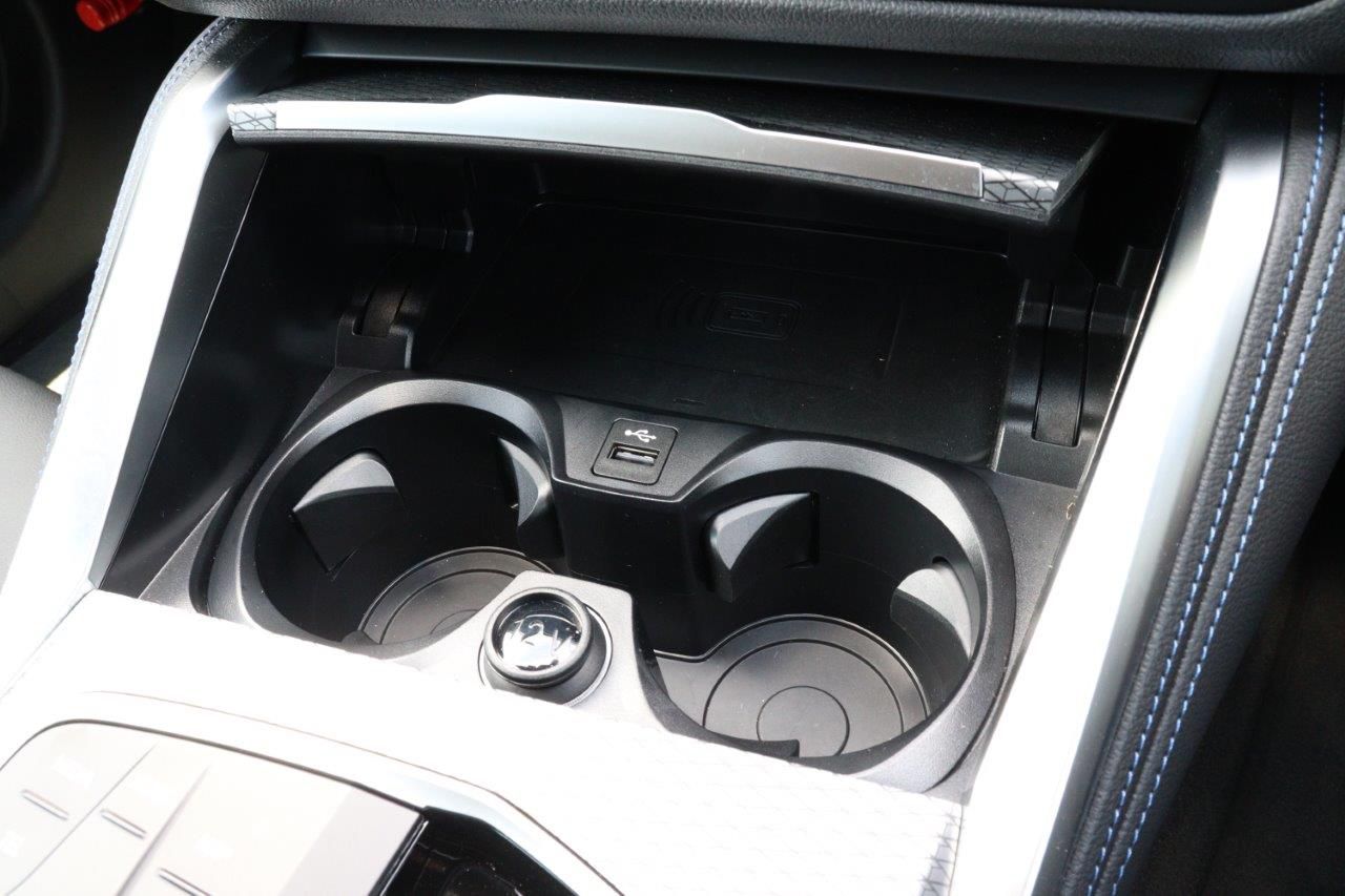 G26 i4 eDrive35 RHD