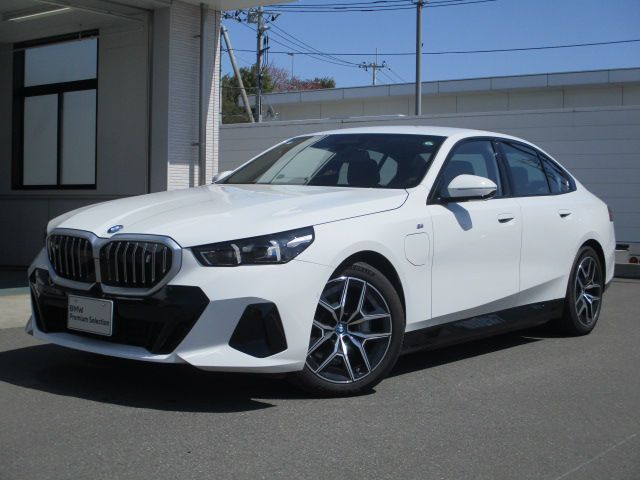BMW i5 eDrive40 Sedan RHD
