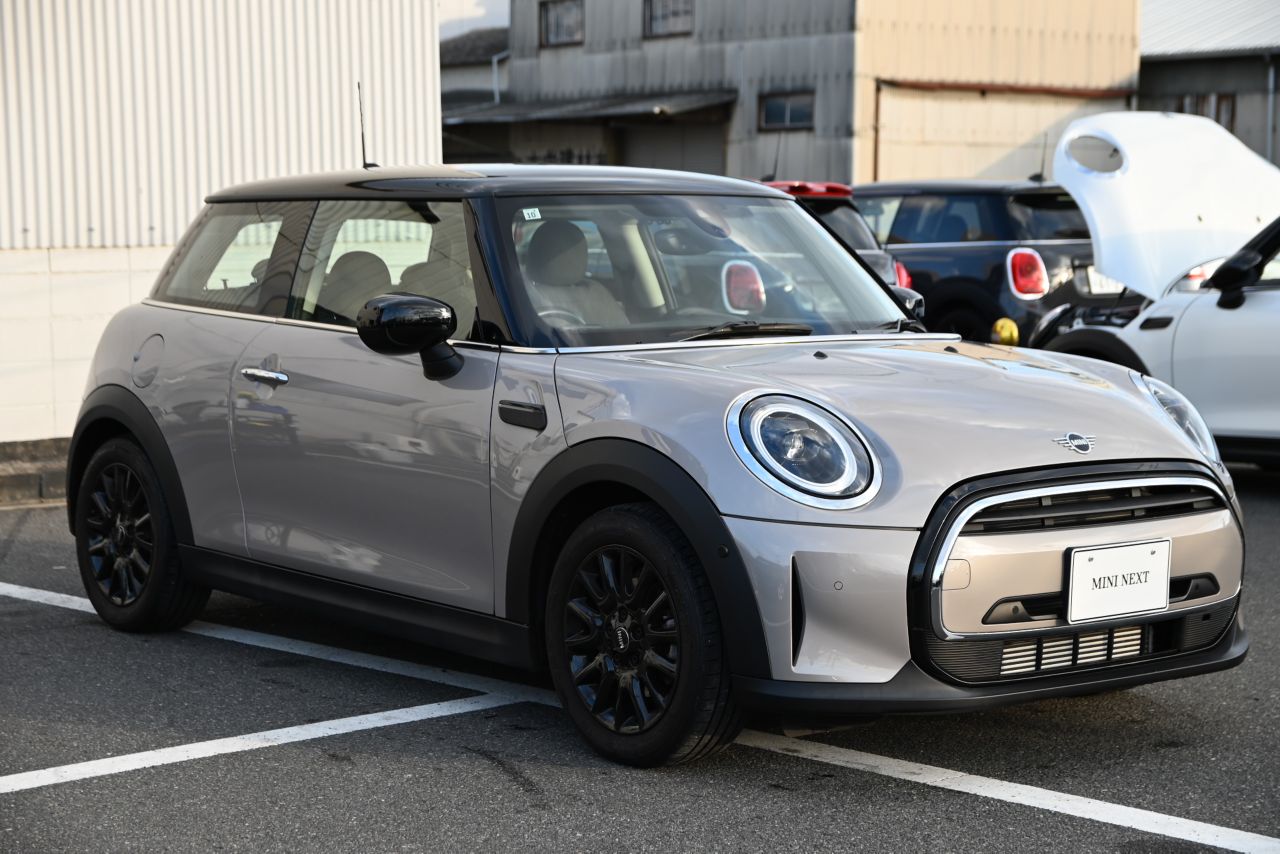 MINI Cooper F56 RHD