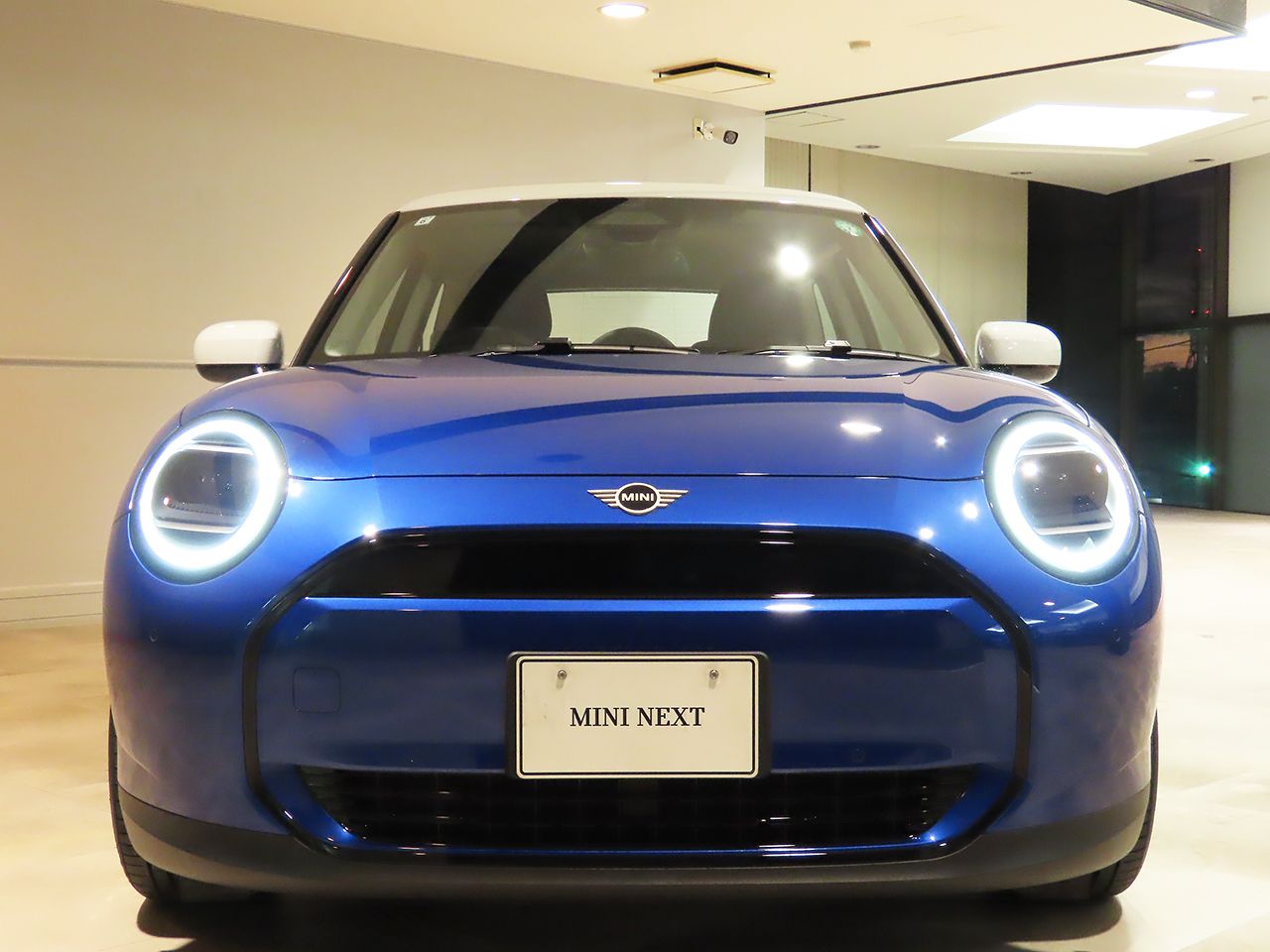 J01 MINI Cooper E